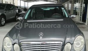 Mercedes Benz—™ E500 2003
