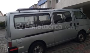foto de Nissan Urvan 2005
