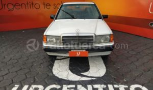 Mercedes Benz—™ 190E 1989