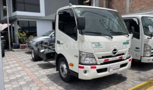 foto de Hino XZU710L-HKFML3 AC 4.0 2P 4X2 2023