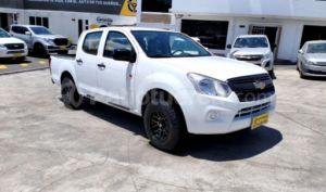 foto de Autos marca Chevrolet seminuevo modelo D-MAX CRDI 2.5 CD 4X2 TM DIESEL año 2022 en Ambato
