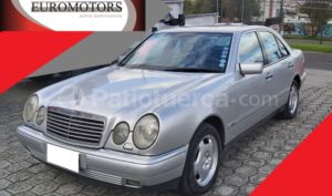 Mercedes Benz—™ E320 2000