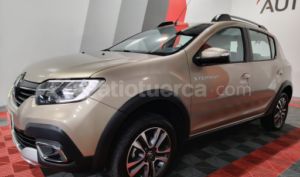 foto de Autos marca Renault seminuevo modelo Stepway año 2024 en Quito
