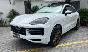 foto de Porsche CAYENNE E-HYBRID COUPE 2024