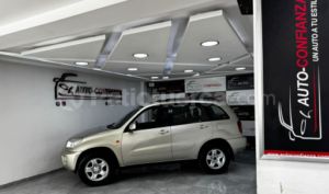 foto de Autos marca Toyota seminuevo modelo RAV 4 año 2004