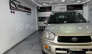foto de Autos marca Toyota seminuevo modelo RAV 4 año 2004