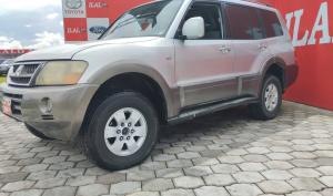 Mitsubishi Montero Blister 2004