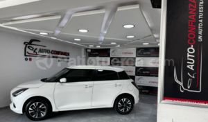 foto de Autos marca Suzuki seminuevo modelo Swift GLX año 2026