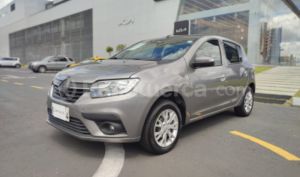 foto de Autos marca Renault seminuevo modelo Sandero Zen Fase II año 2023 en Quito