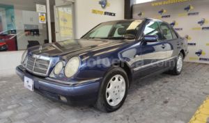 Mercedes Benz—™ E320 1996