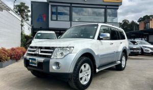 foto de Autos marca Mitsubishi seminuevo modelo Montero 5P año 2008 en Cuenca