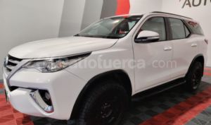 foto de Autos marca Toyota seminuevo modelo New Fortuner año 2018 en Quito