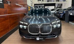 BMW 740i 2023