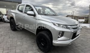 foto de Autos marca Mitsubishi seminuevo modelo L200 HIRIDER año 2023