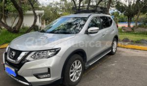 foto de Autos marca Nissan seminuevo modelo X-Trail Sense año 2023 en Quito