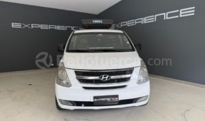 foto de Autos marca Hyundai seminuevo modelo H1 12 pasajeros año 2011