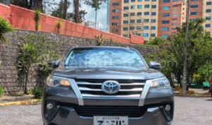 foto de Autos marca Toyota seminuevo modelo Fortuner 2.7 año 2019 en Quito