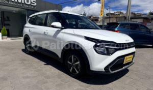 foto de Autos marca Kia seminuevo modelo Carens año 2023