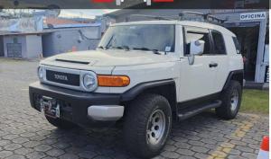 Toyota FJ Cruiser 2011