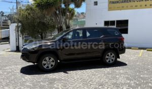 foto de Autos marca Toyota seminuevo modelo Fortuner año 2019 en Quito