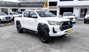 foto de Autos marca Toyota seminuevo modelo Hilux CD 4x4 Diesel año 2023 en Ambato