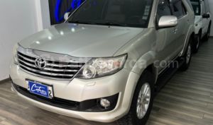 foto de Autos marca Toyota seminuevo modelo Fortuner 4.0 año 2014 en Quito