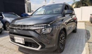 foto de Kia Carens 2025