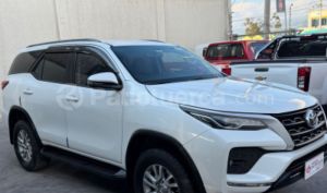 foto de Autos marca Toyota seminuevo modelo New Fortuner año 2024