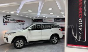 foto de Autos marca Toyota seminuevo modelo New Fortuner año 2021