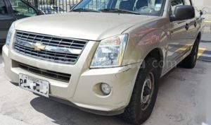 foto de Autos marca Chevrolet seminuevo modelo D-MAX 4X2 CD año 2013 en Quito