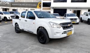 foto de Autos marca Chevrolet seminuevo modelo D-MAX CRDI 2.5 CD 4X2 TM DIESEL año 2023 en Ambato
