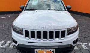 foto de Autos marca Jeep seminuevo modelo Compass Sport año 2014 en Quito