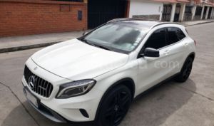 foto de Autos marca Mercedes Benz seminuevo modelo GLA 250 4 MATIC año 2017 en Cuenca