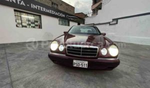 Mercedes Benz—™ E320 1996