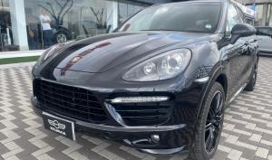 Porsche Cayenne GTS 2013