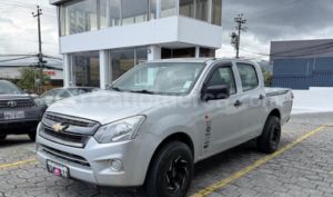foto de Autos marca Chevrolet seminuevo modelo D-MAX 4X2 CD año 2023 en Quito
