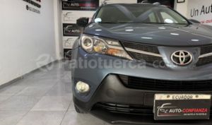 foto de Autos marca Toyota seminuevo modelo NEW RAV 4 año 2015 en Quito