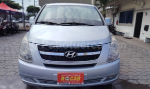 foto de Hyundai H1 12 pasajeros 2011