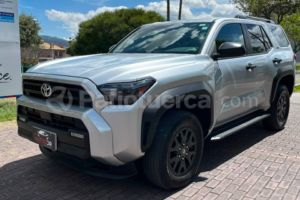 Toyota 4Runner SR5 2025
