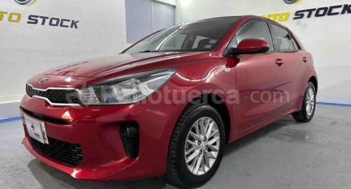 Kia Rio R 2019 Hatchback (5 Puertas) en Quito, Pichincha- - Patiotuerca