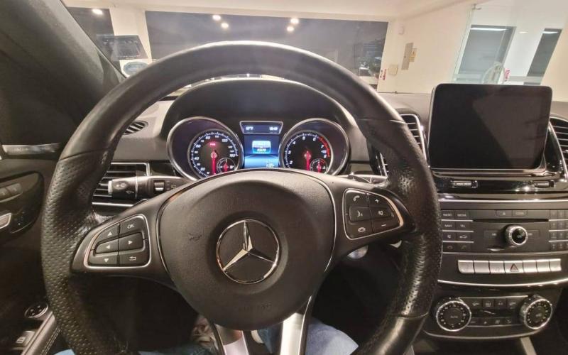 Mercedes Benz