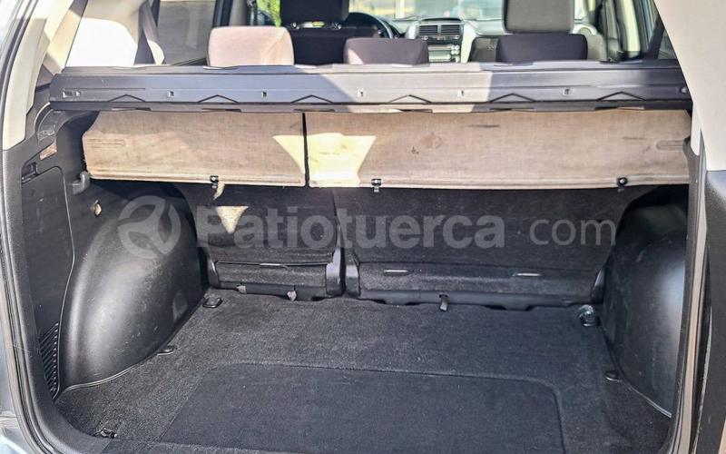 Tappetini Auto Suzuki Grand Vitara 3 Porte 1998-2005 - Set 4 Pezzi In Moquette, Bordo Rosso, Bandiera Italia Ricamata