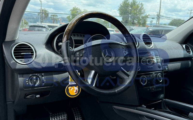 Mercedes Benz