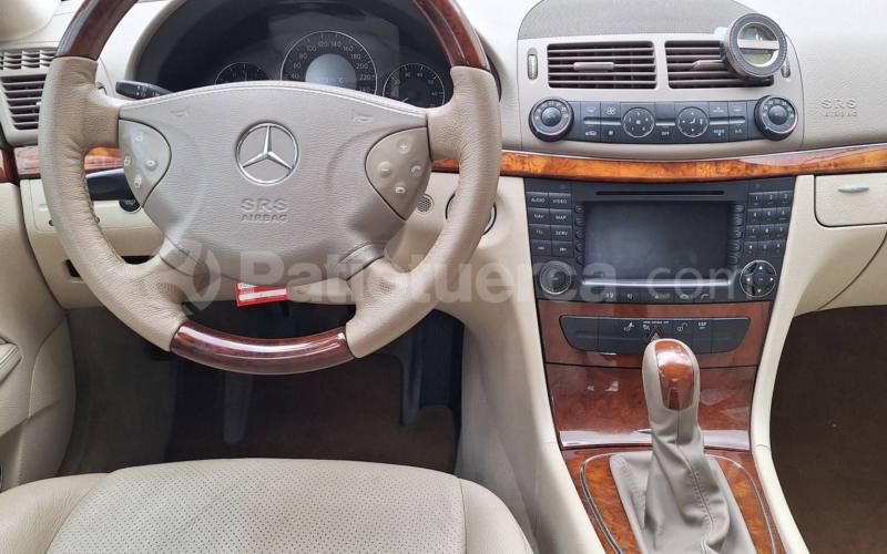 Mercedes Benz