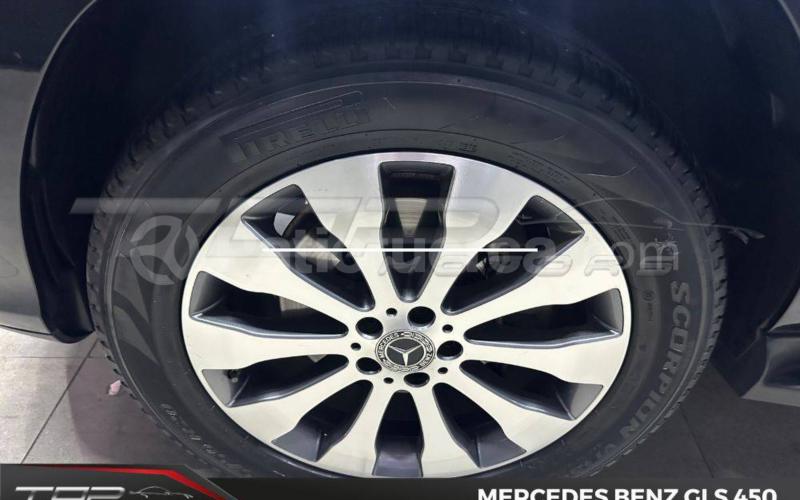 Mercedes Benz