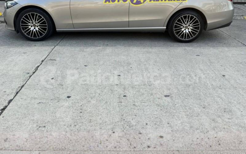 Mercedes Benz