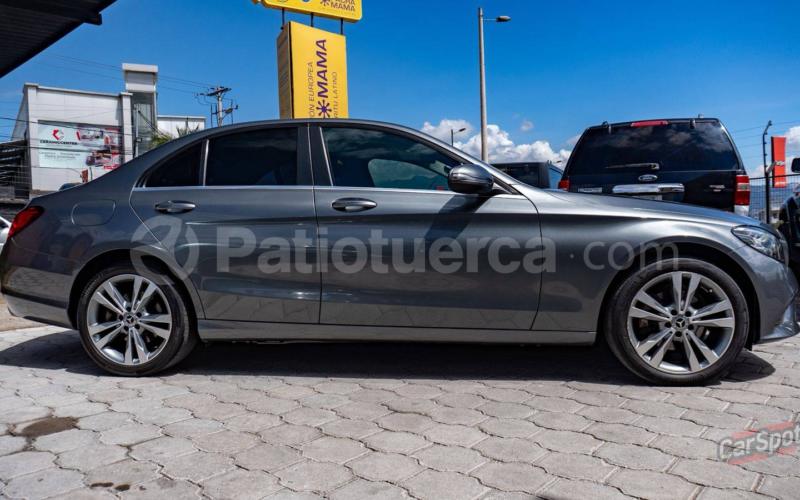 Mercedes Benz