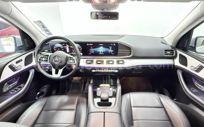Mercedes Benz