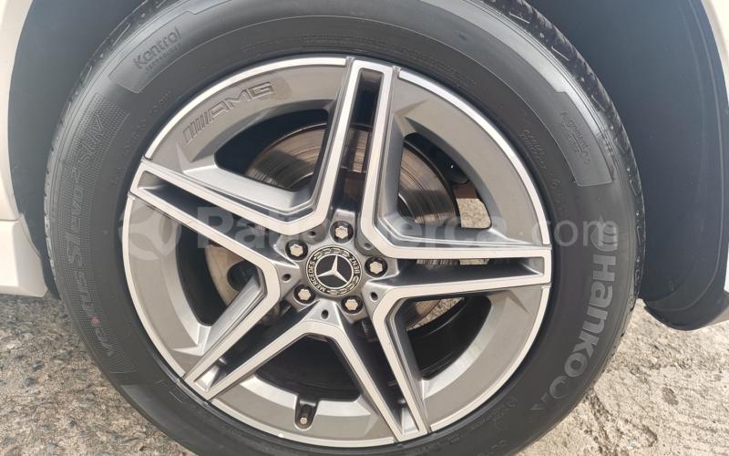 Mercedes Benz