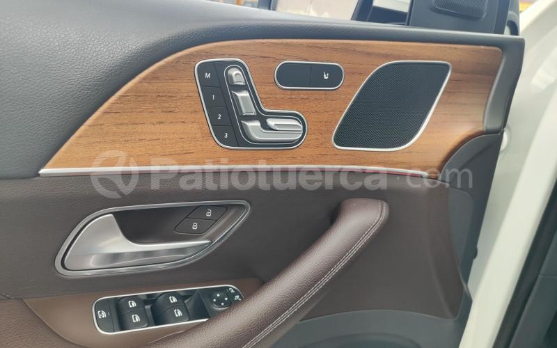 Mercedes Benz